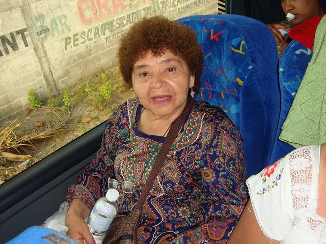 Gracias Sra. Martita por su amistad, por siempre acompañarnos y sobre todo Feliz cumple!!