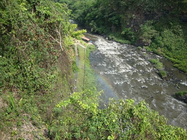 Despues del mirador, bajas 244 escalones y luego a este puente, que divertido cuando saltamos
