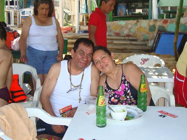 Gracias por festejar con nosotros su aniversario.
Que sean muchos años mas!! Felicidades