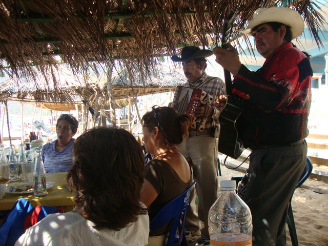 Festejando el cumple de la Sra. Ana, esperamos le haya gustado 