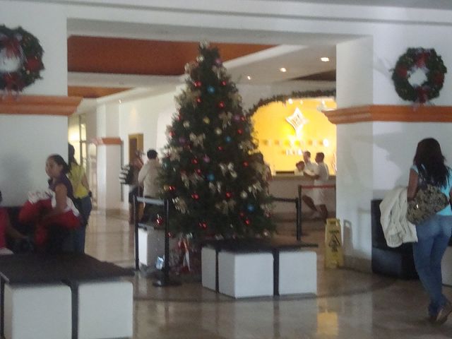 Lobby ya listo para Navidad