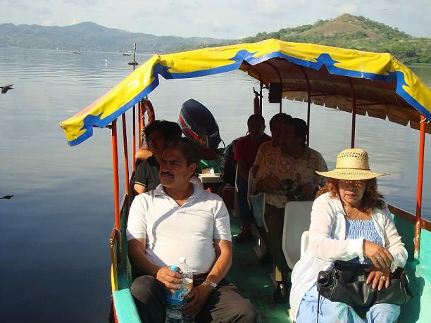 Lancha hacia el recorrido de Catemaco