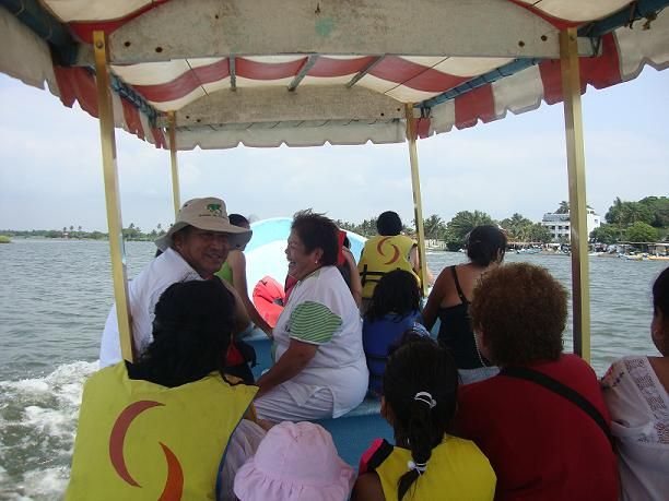Llendo hacia el paseo en chahcalacas para ver cocodrilos