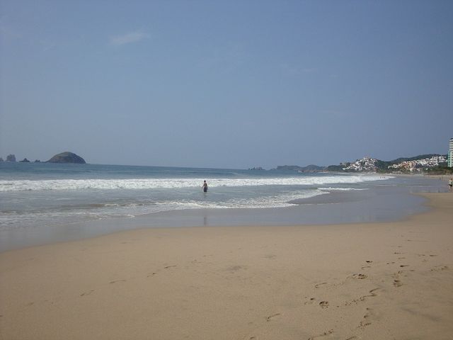 Despues de un rico desayuno, una caminata por la playa